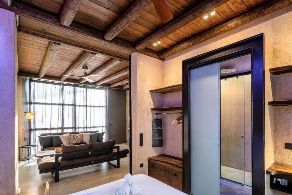 Sea View Garden Suites Piraeus Bagian luar foto