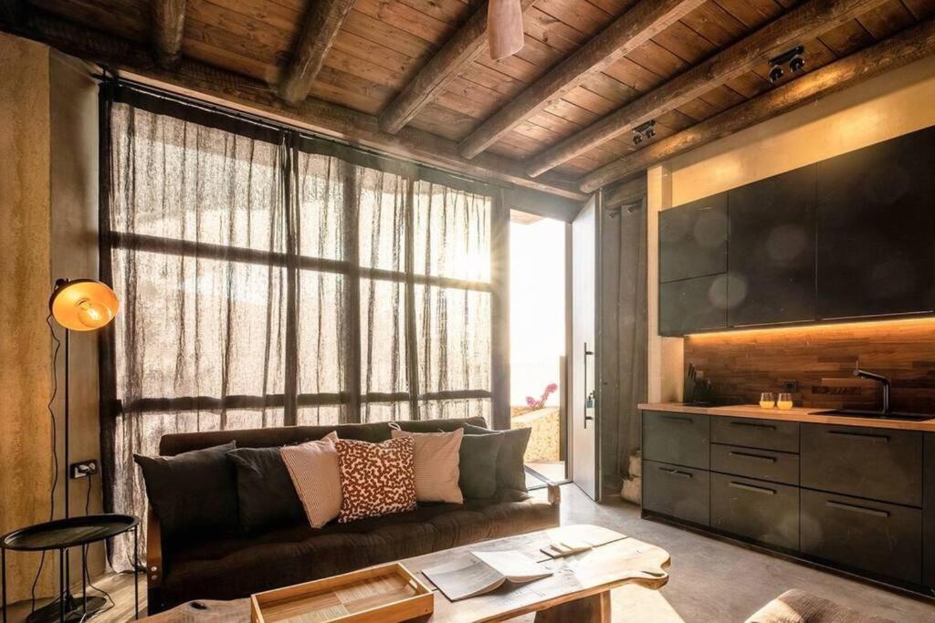 Sea View Garden Suites Piraeus Bagian luar foto