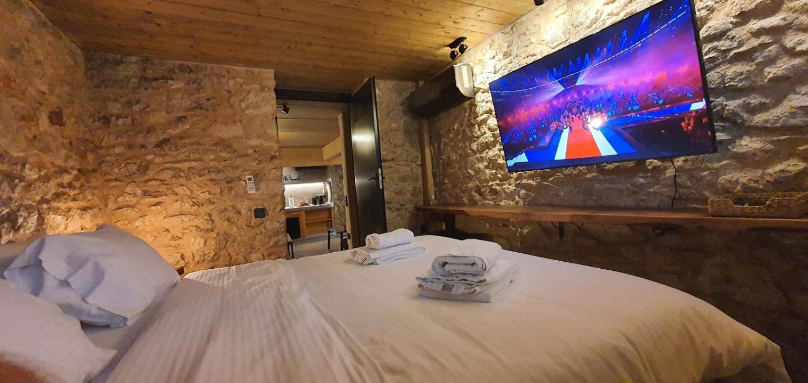 Sea View Garden Suites Piraeus Bagian luar foto