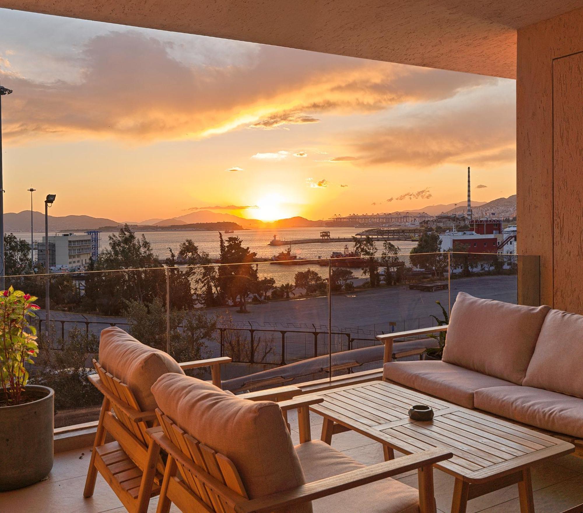 Sea View Garden Suites Piraeus Bagian luar foto