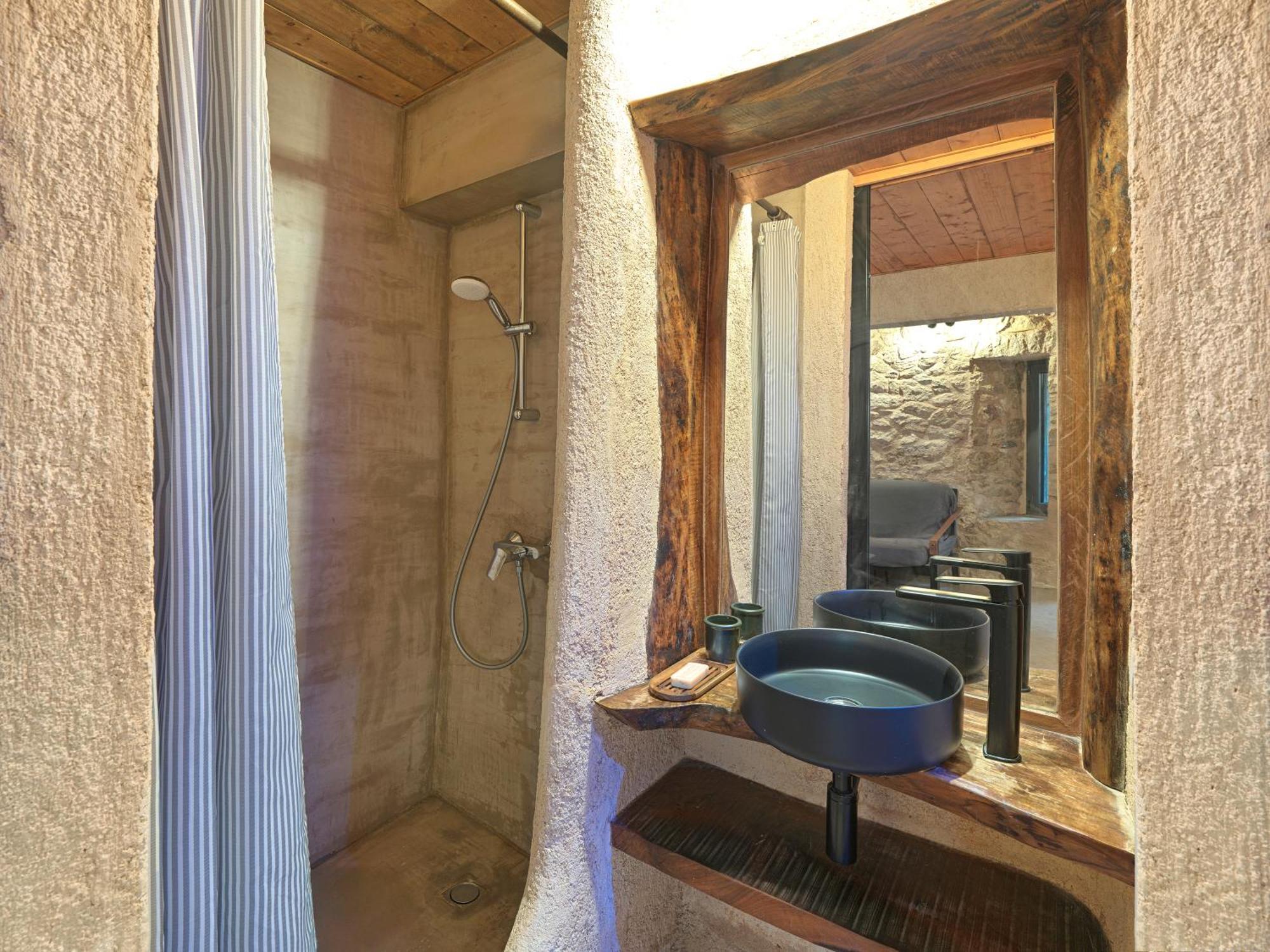 Sea View Garden Suites Piraeus Bagian luar foto